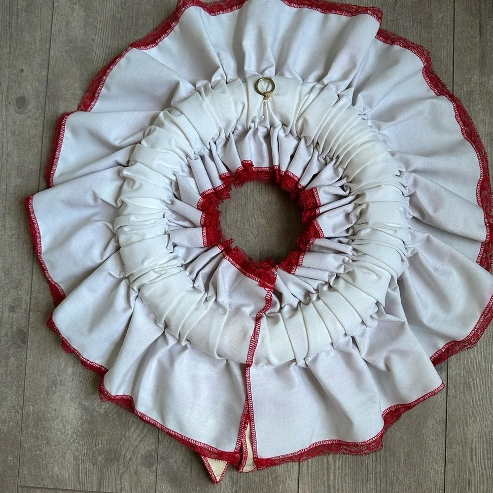 Vintage 1970s Christmas Holiday Wreath Handmade Red White Ruffled Swan Print